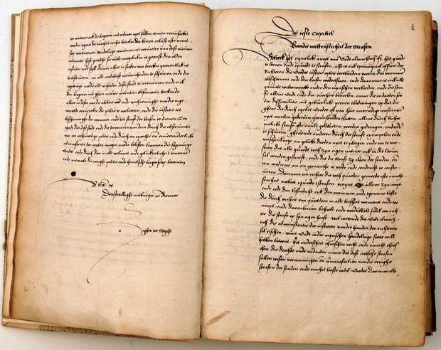 Twee pagina's uit het Keurboek van 1579